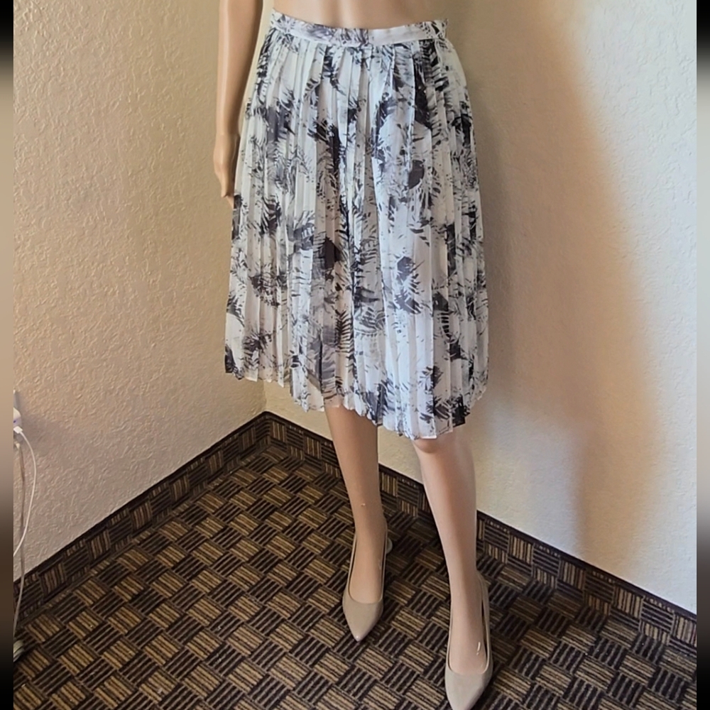 Floral Pleated Skirt - Black and White